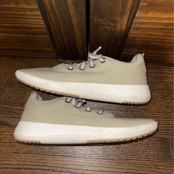 Size 9 Men’s Allbirds Merino Wool Shoes Beige Casual Athletic Runner Mizzle